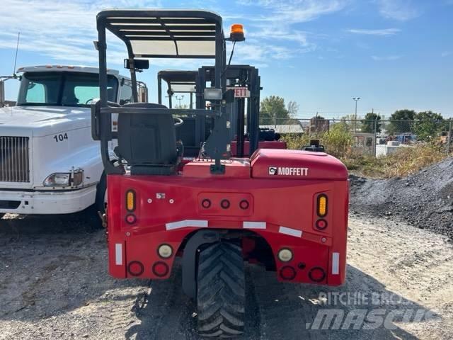 Moffett 4way m55.4 Carretillas elevadoras todo terreno