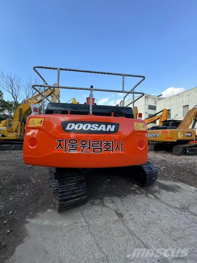 Doosan DX300 Excavadoras de cadenas