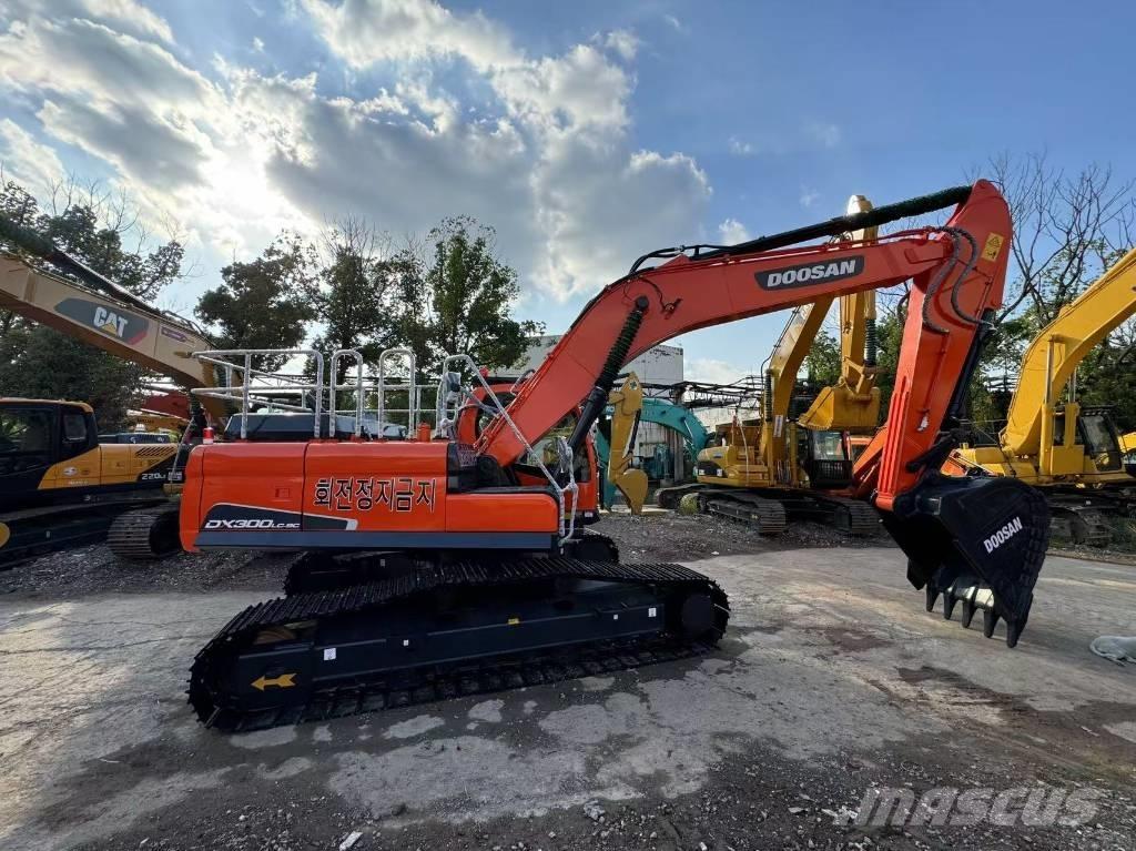Doosan DX300 Excavadoras de cadenas