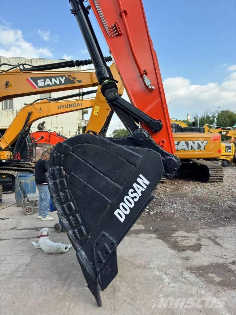 Doosan DX300 Excavadoras de cadenas