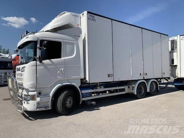 Scania R520 6x2 Camiones caja cerrada