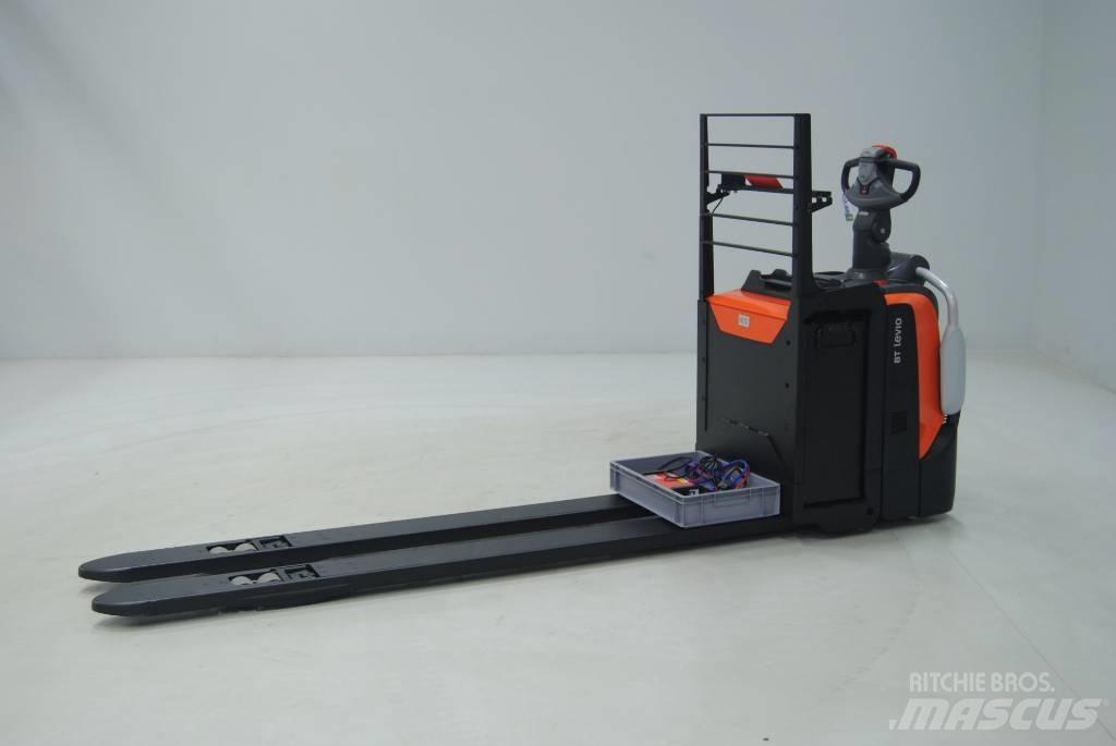 Toyota LPE250 Transpaletas Eléctricas con plataforma