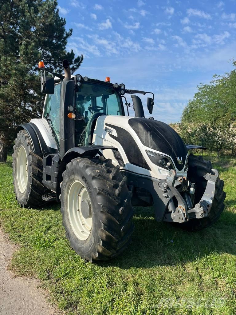 Valtra T234 Versu Tractores