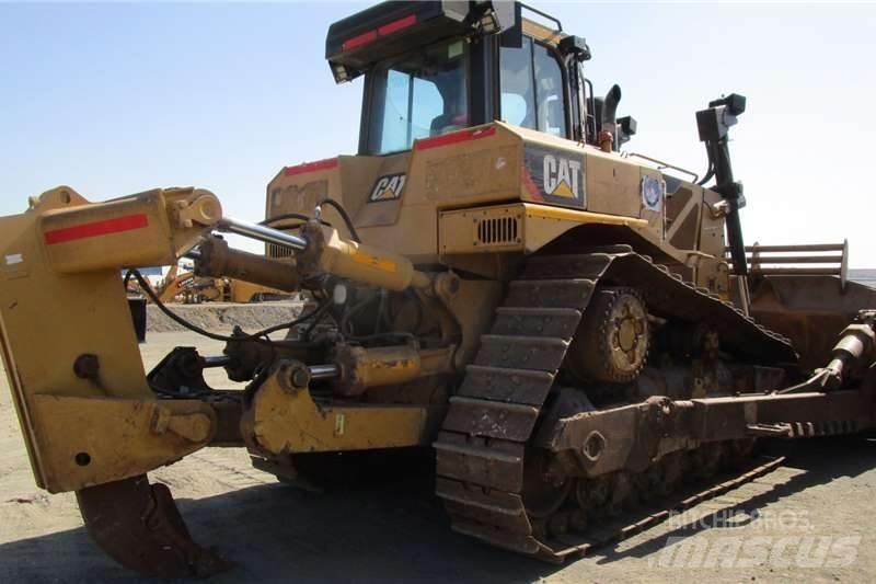 CAT D8R Buldozer sobre oruga