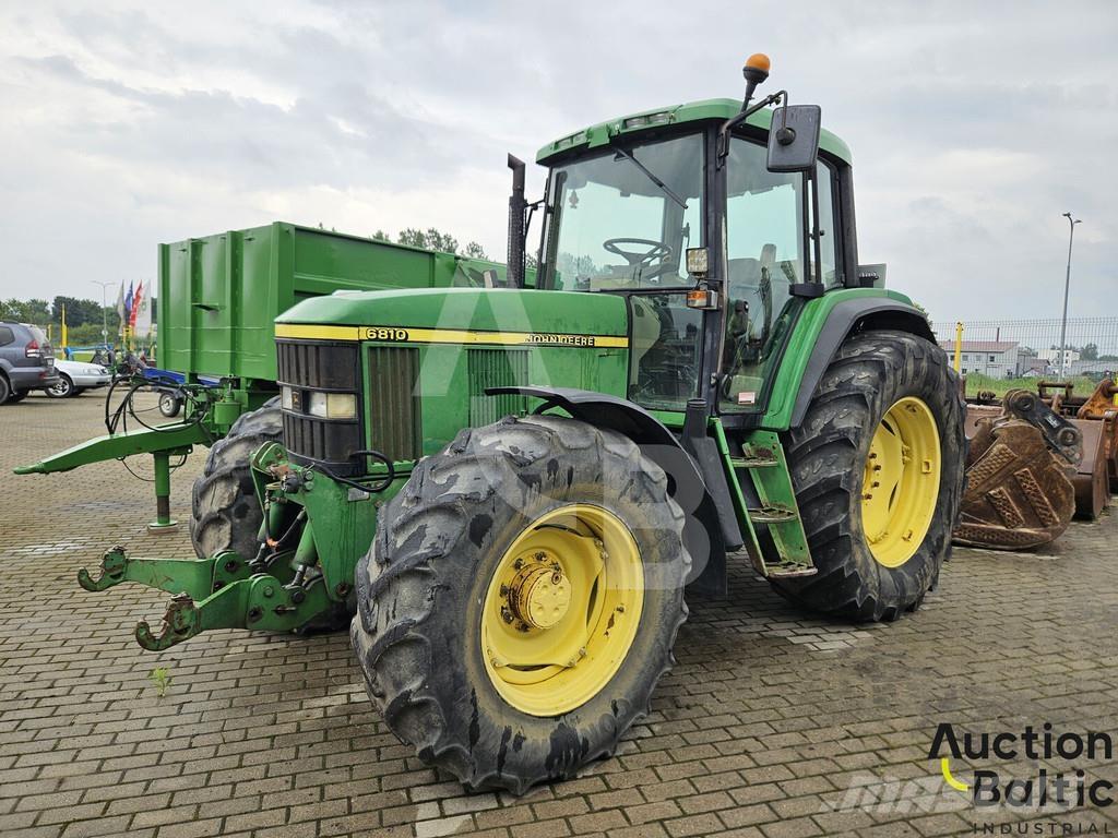 John Deere 6810 Tractores