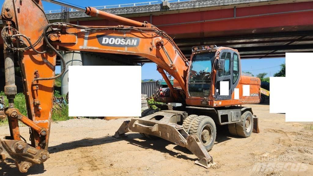 Doosan DX210WA Excavadoras de ruedas