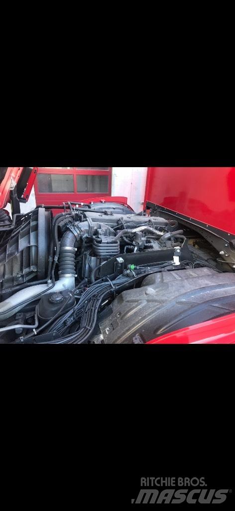 Scania P 280 Camiones caja cerrada