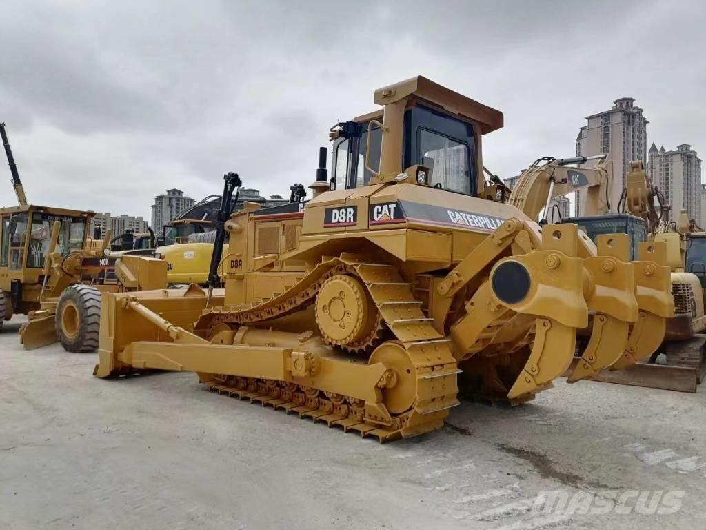 CAT D 8 R Buldozer sobre oruga