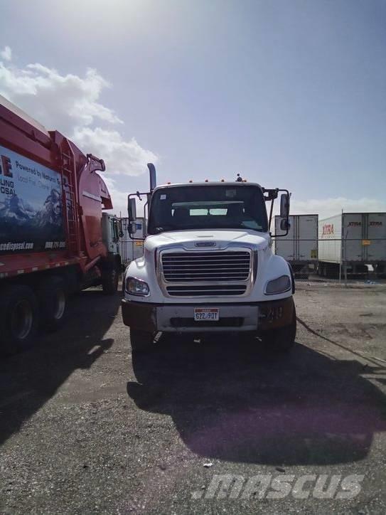 Freightliner M2 Camiones con gancho