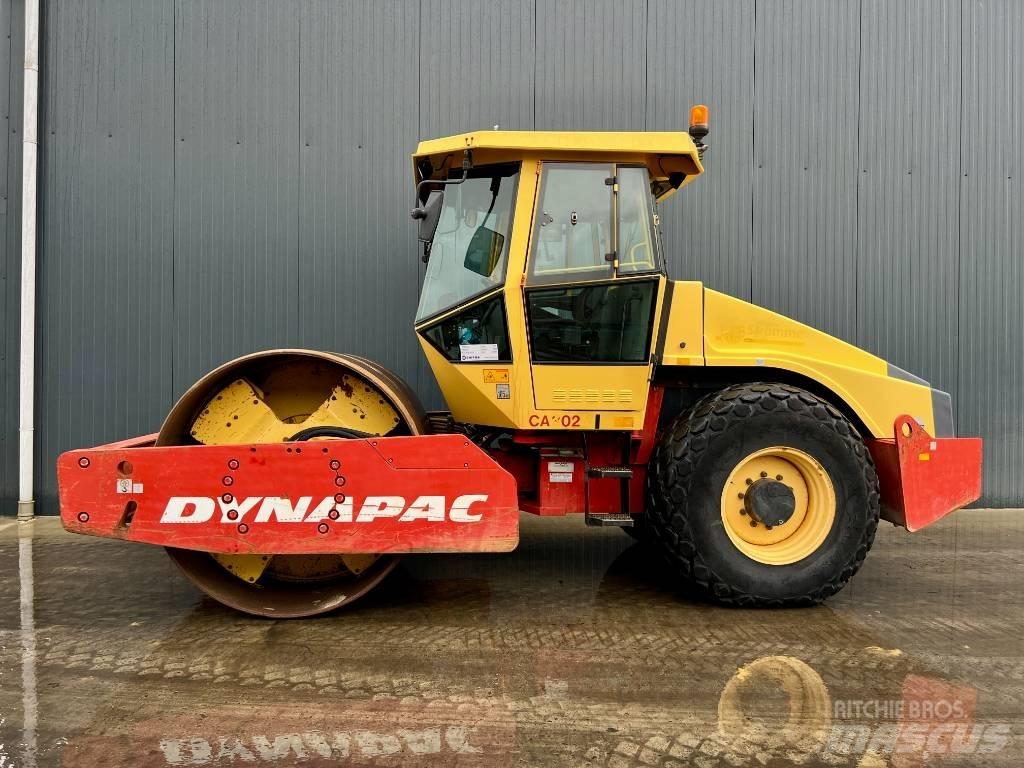 Dynapac CA302D Rodillos de un solo tambor