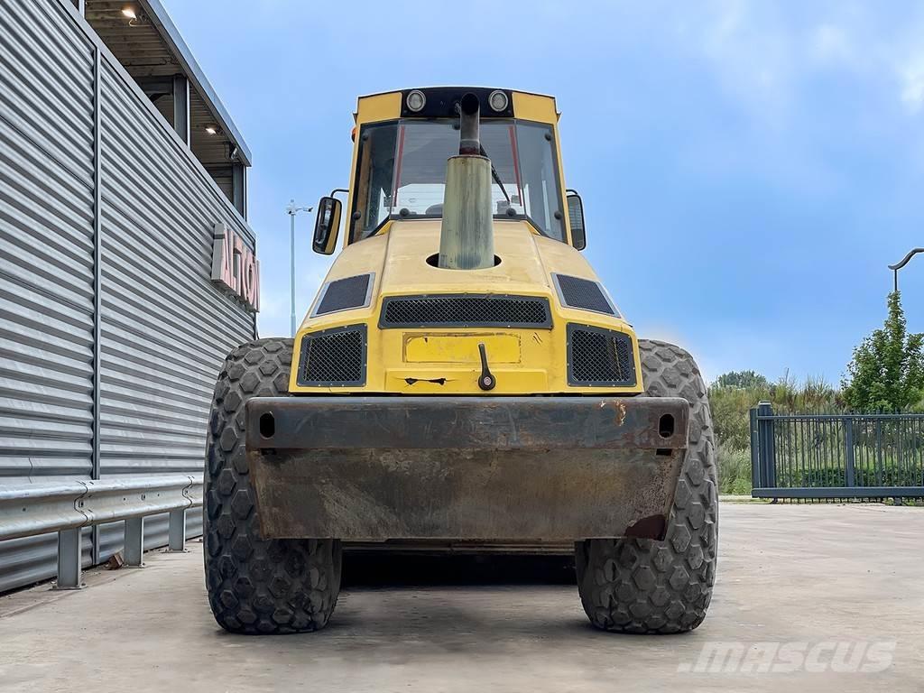 Bomag BW 213 DH-4 Rodillos de un solo tambor