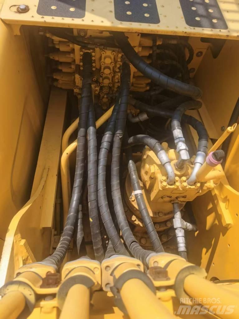 Komatsu PC 200-8 Excavadoras de cadenas