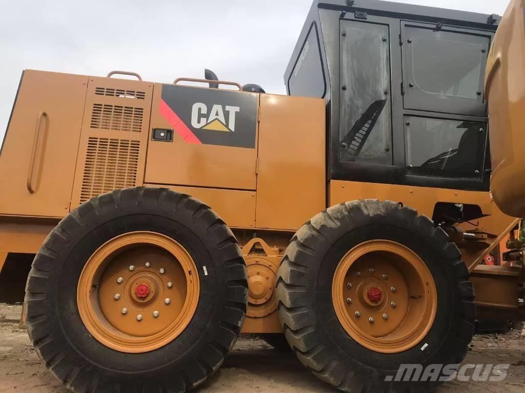 CAT 140k Motoniveladoras