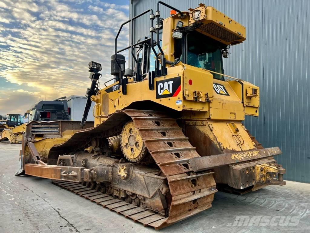 CAT D6T LGP Buldozer sobre oruga