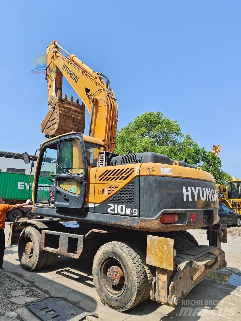 Hyundai R210W-9 Excavadoras de ruedas