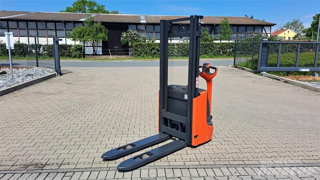 Linde L12- BR1172 Apiladores eléctricos