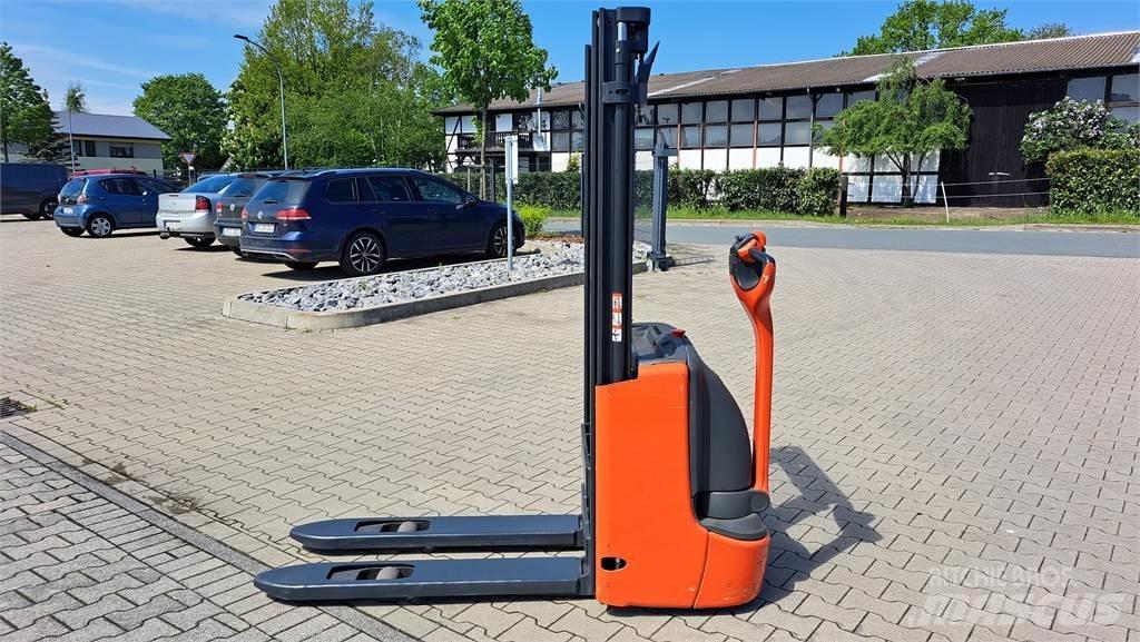Linde L12- BR1172 Apiladores eléctricos