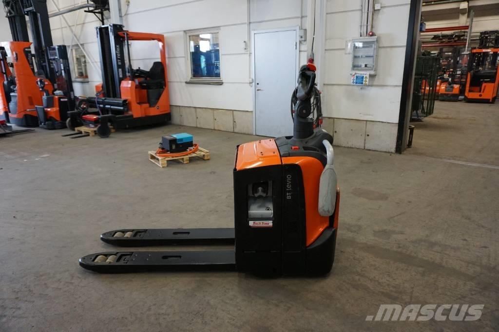 Toyota LPE220 Transpaletas Eléctricas con plataforma