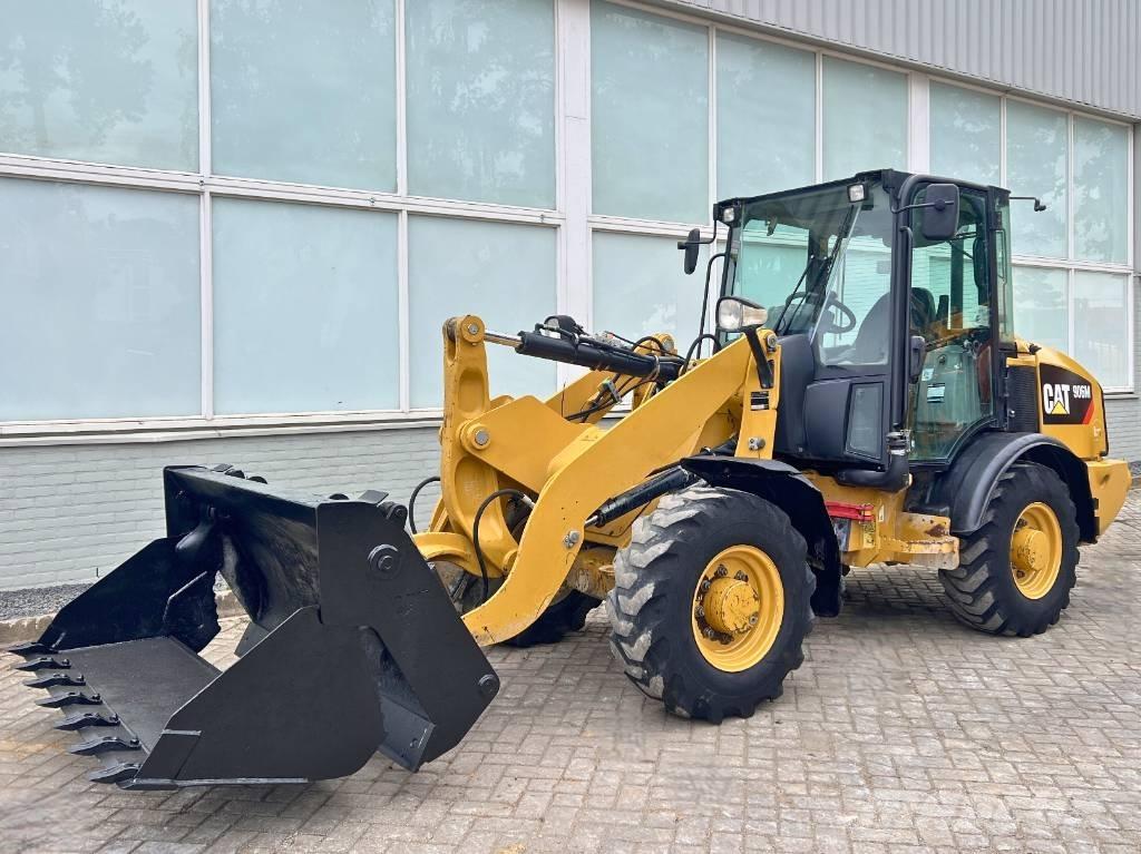 CAT 906 M    2016 Cargadoras sobre ruedas