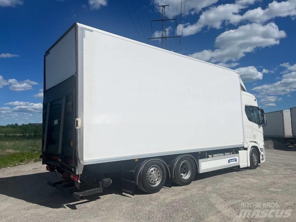 Scania R540B6X2*4NB Camiones caja cerrada