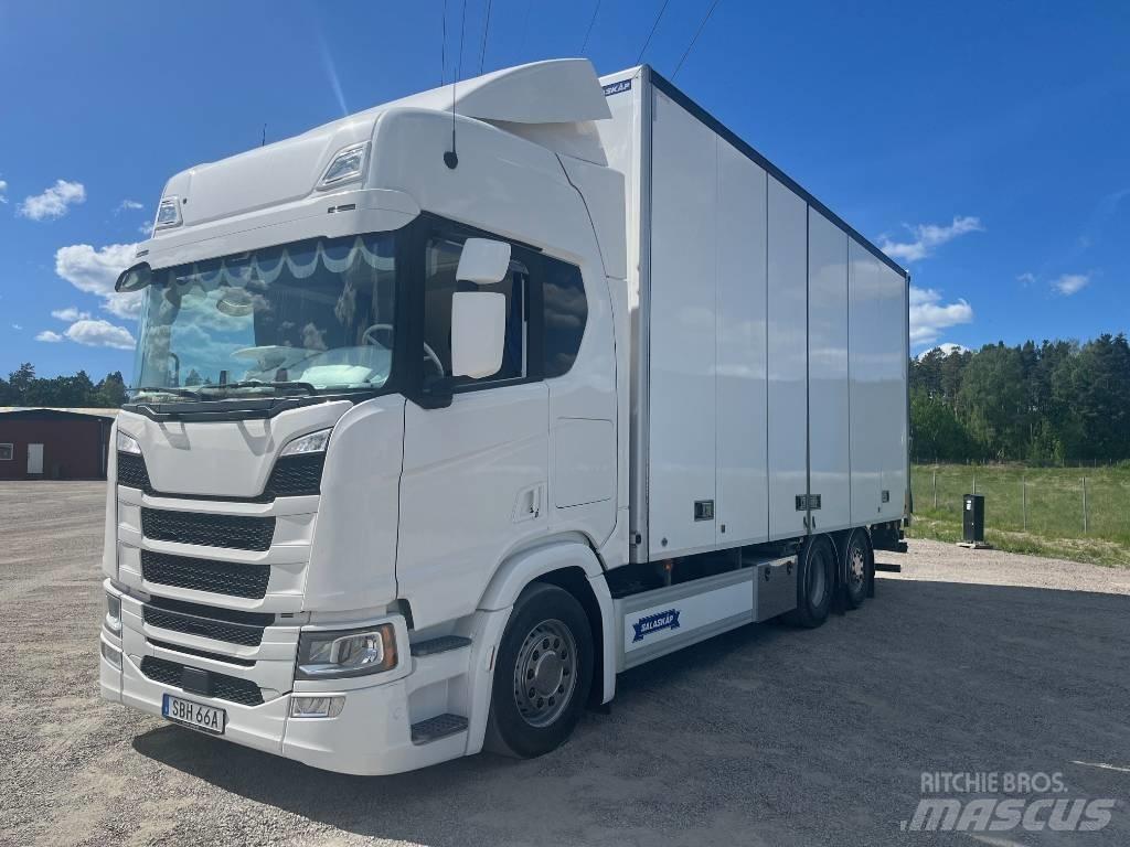 Scania R540B6X2*4NB Camiones caja cerrada