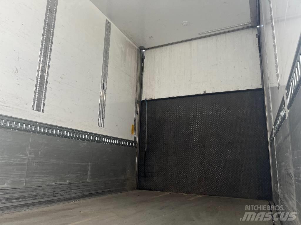 Scania R540B6X2*4NB Camiones caja cerrada