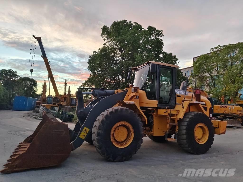 Volvo L 120 Cargadoras sobre ruedas