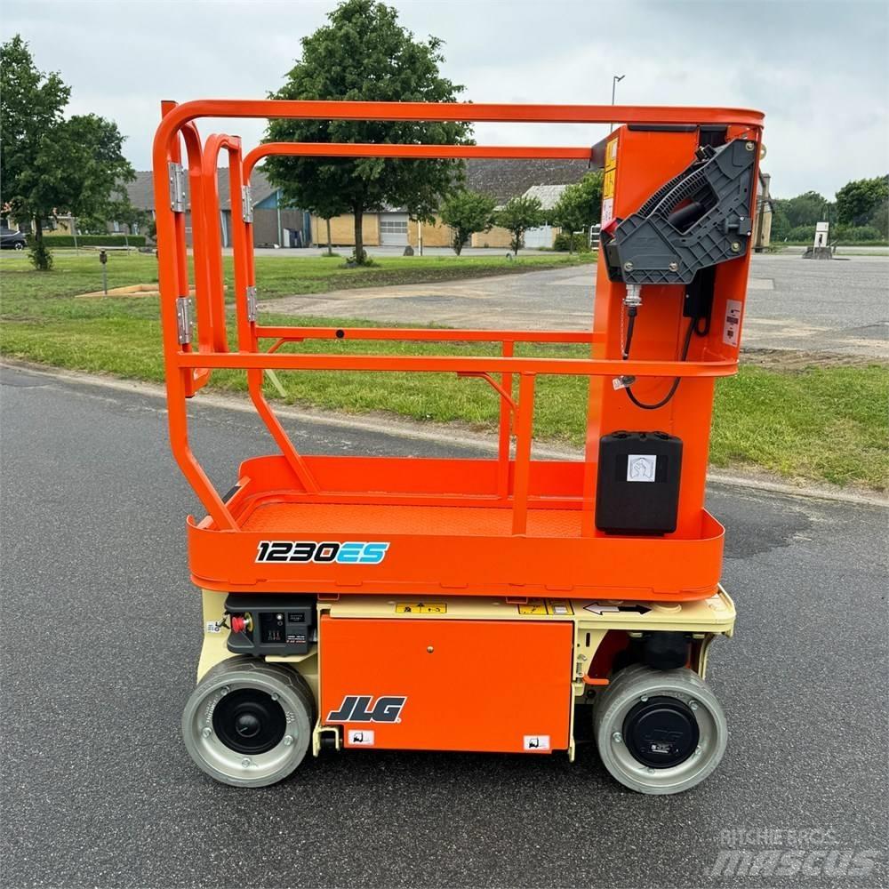 JLG 1230 ES Ascensores de personal y montacargas de acceso