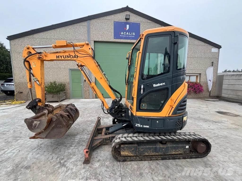 Hyundai R25Z Mini excavadoras < 7t