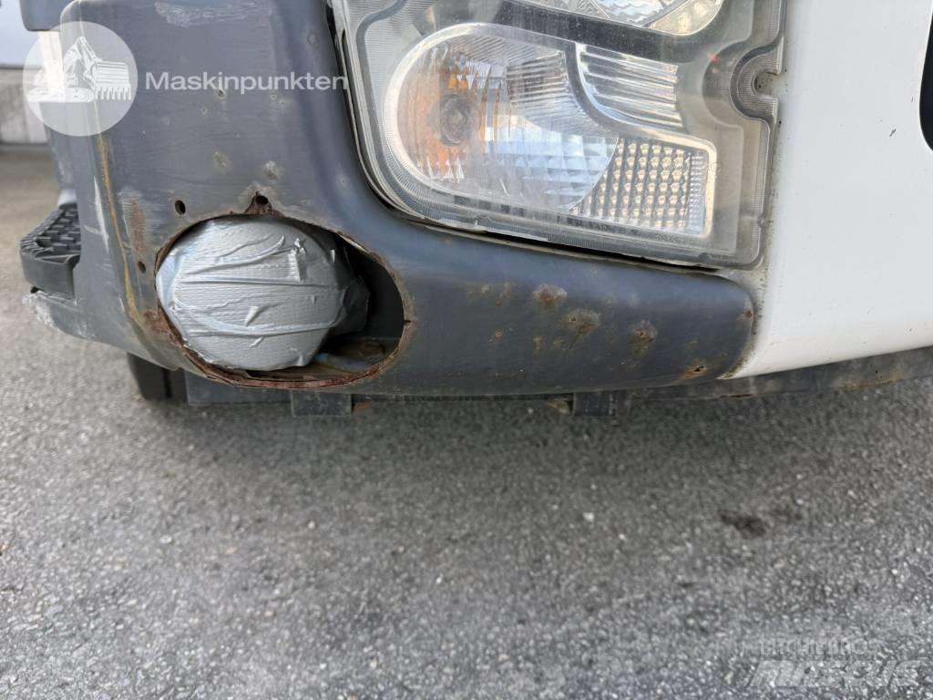 Volvo FL 240 Camiones caja cerrada
