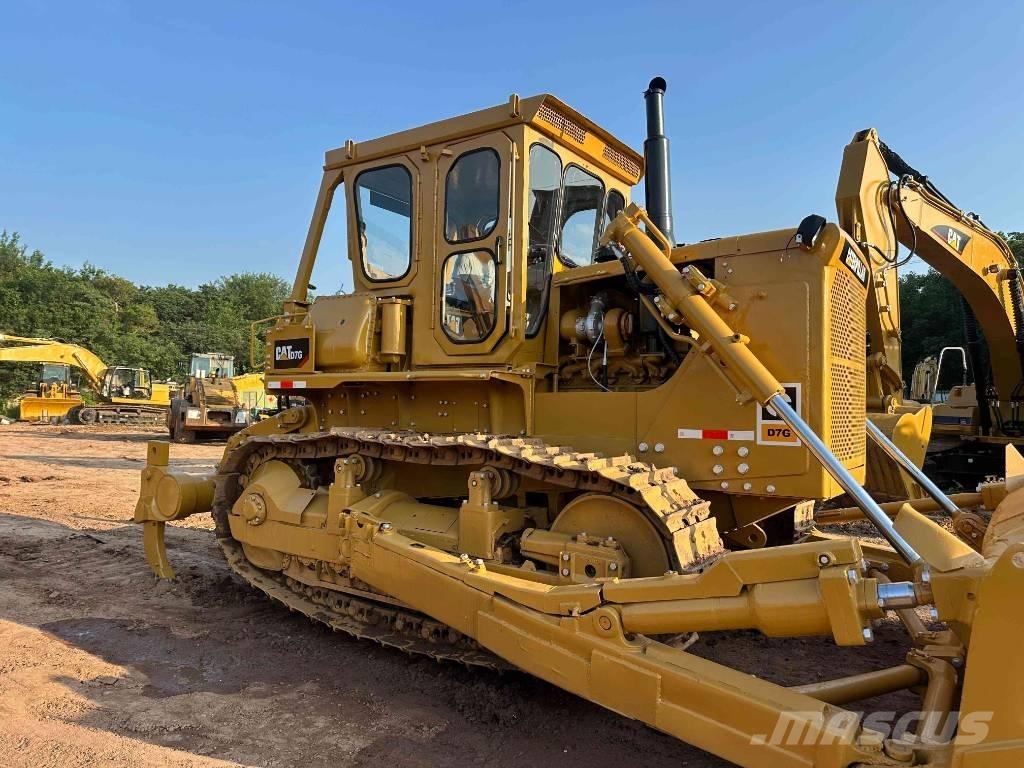 CAT D7G Buldozer sobre oruga