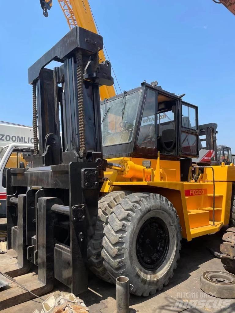Komatsu 30 Ton Carretillas diesel