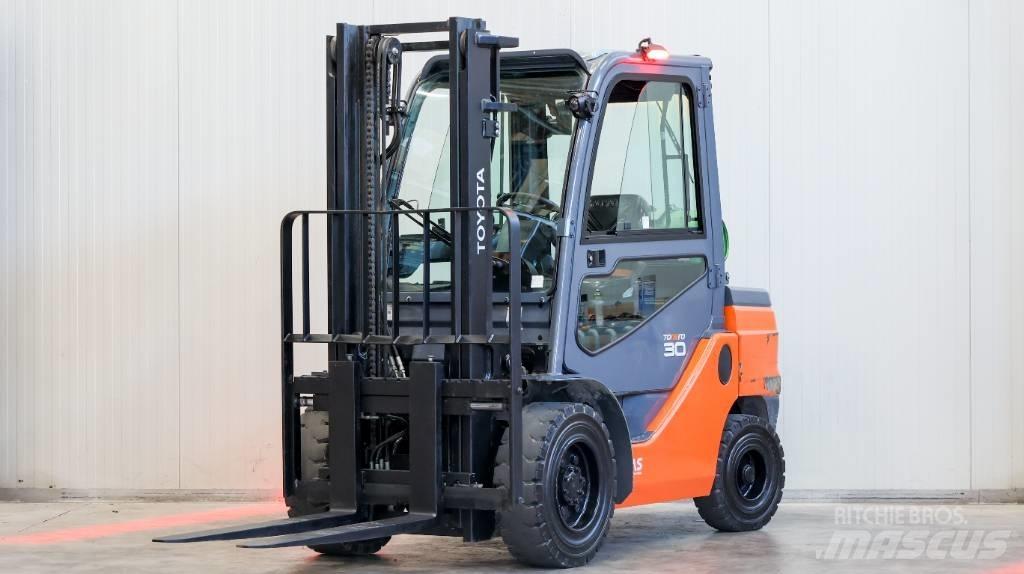 Toyota 02-8 FGF 30 Carretillas LPG
