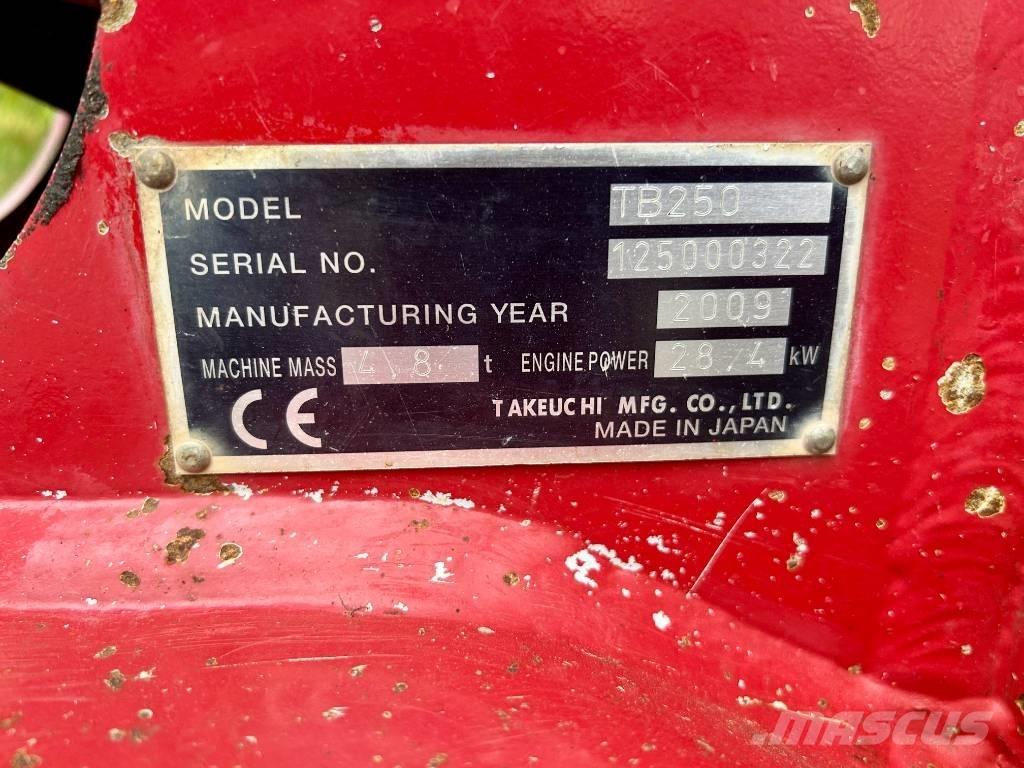 Takeuchi TB 250 Mini excavadoras < 7t