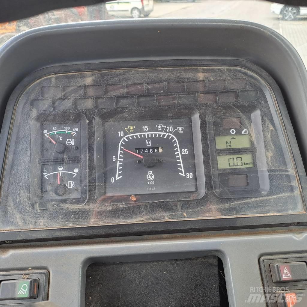 New Holland TS 110 Tractores