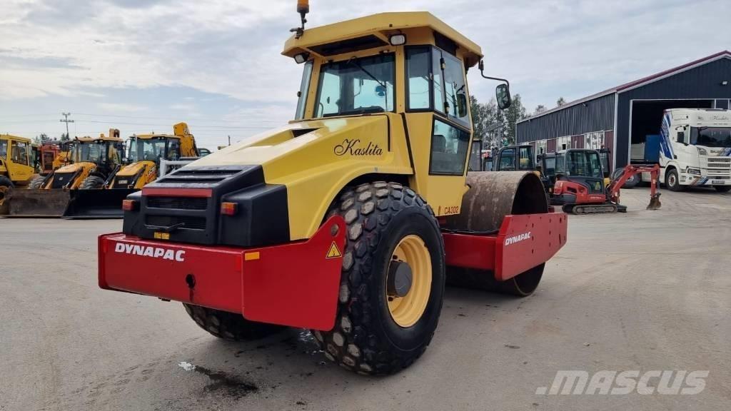 Dynapac CA 302 D Rodillos de un solo tambor