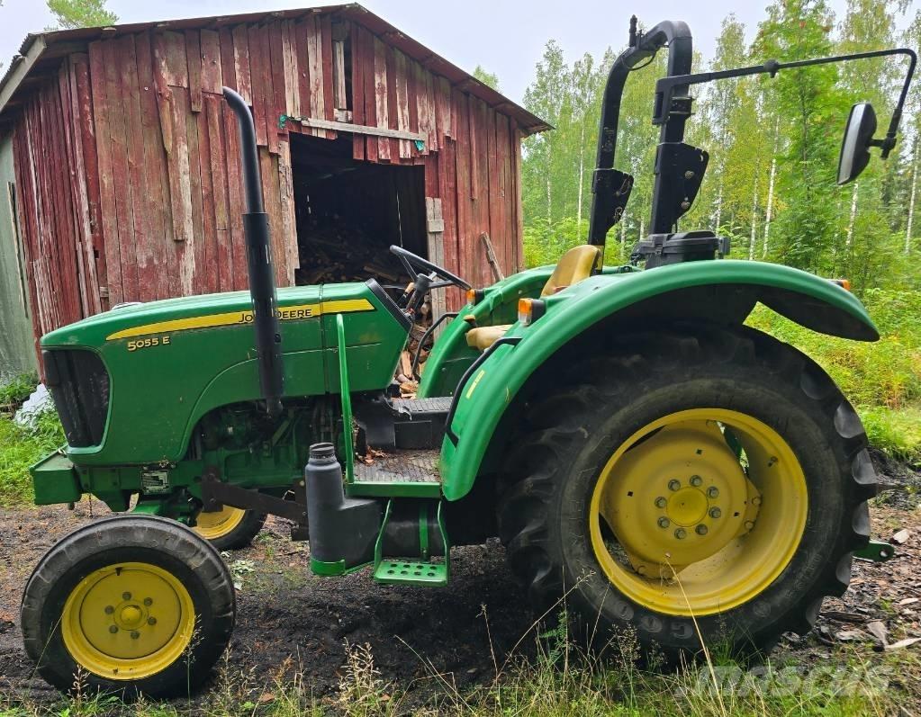 John Deere 5055 E Tractores