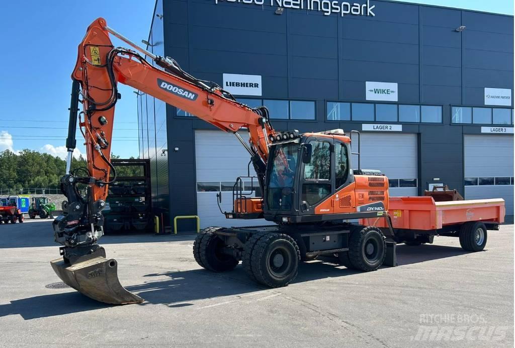 Doosan DX 140 W-5 Excavadoras de ruedas