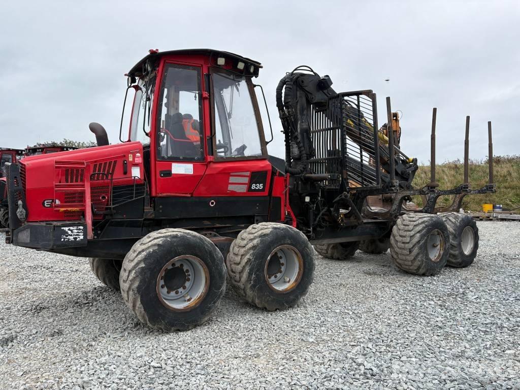 Komatsu 835 Autocargadoras