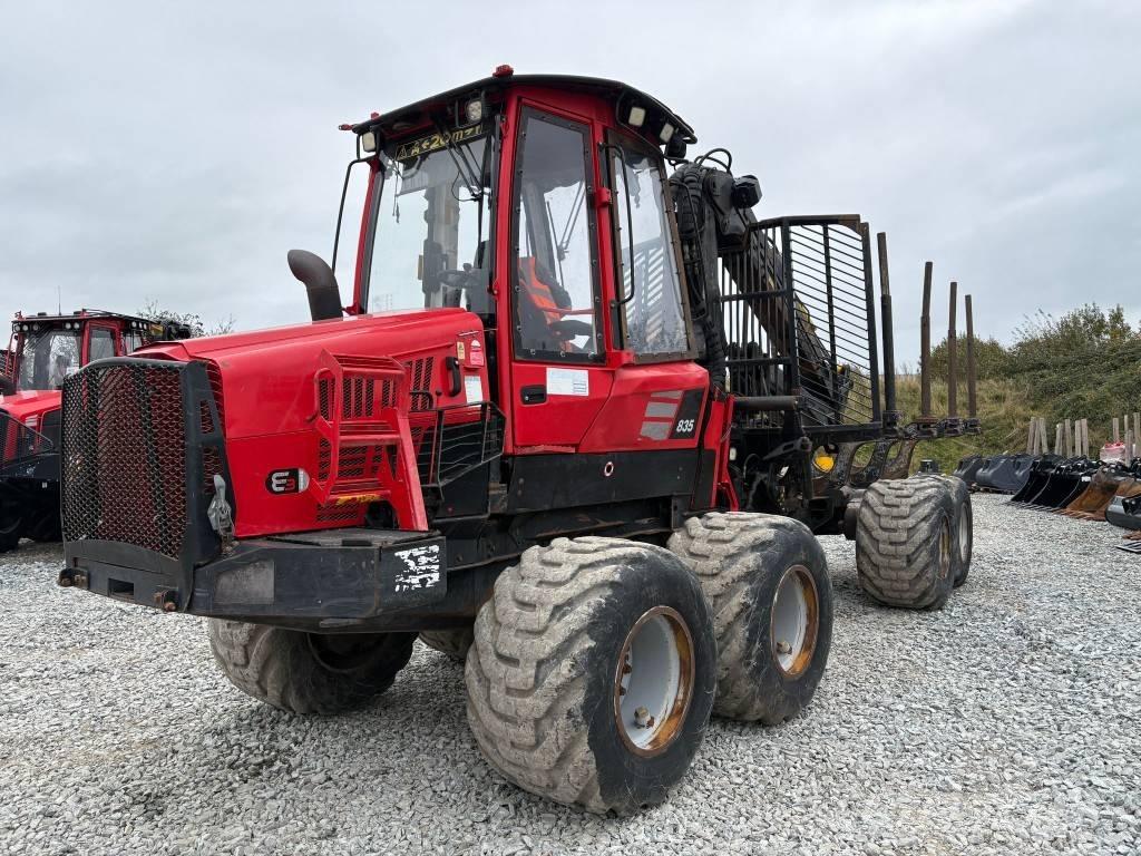 Komatsu 835 Autocargadoras
