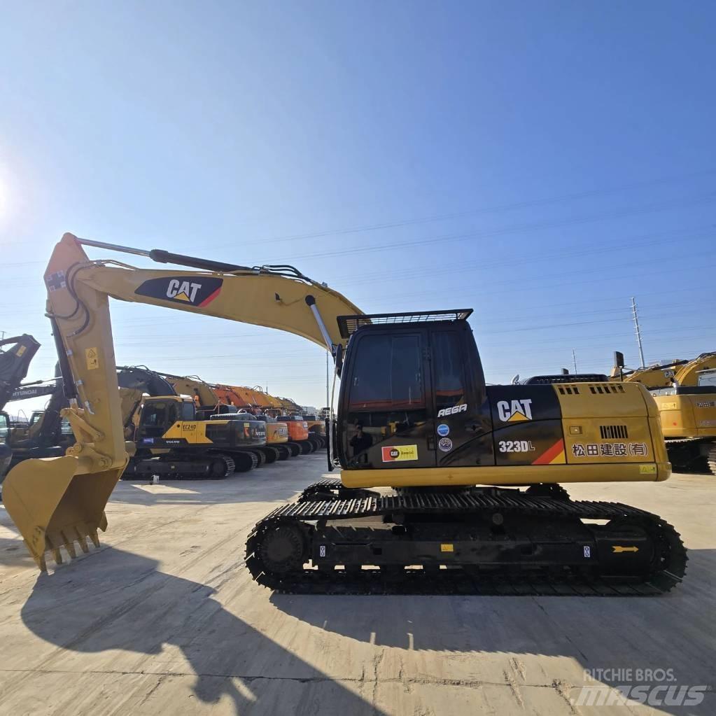 CAT 323 D L Excavadoras 7t - 12t