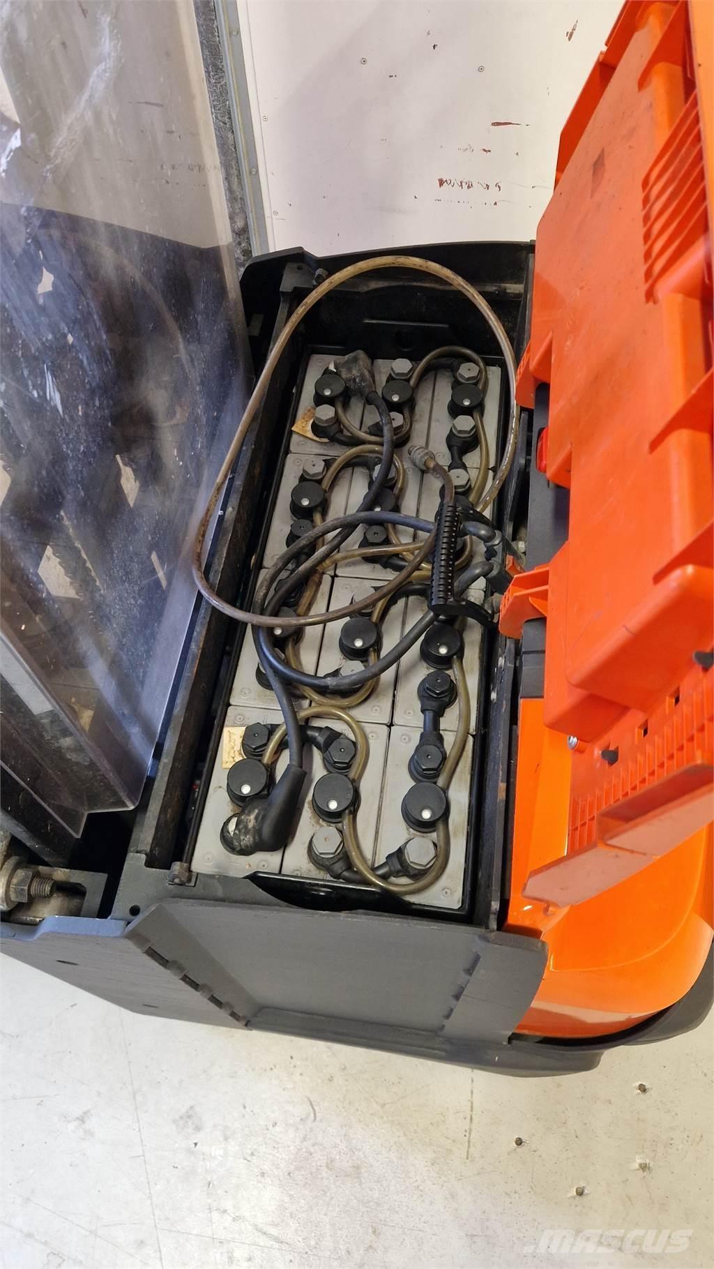 Toyota SWE140L Apiladores eléctricos