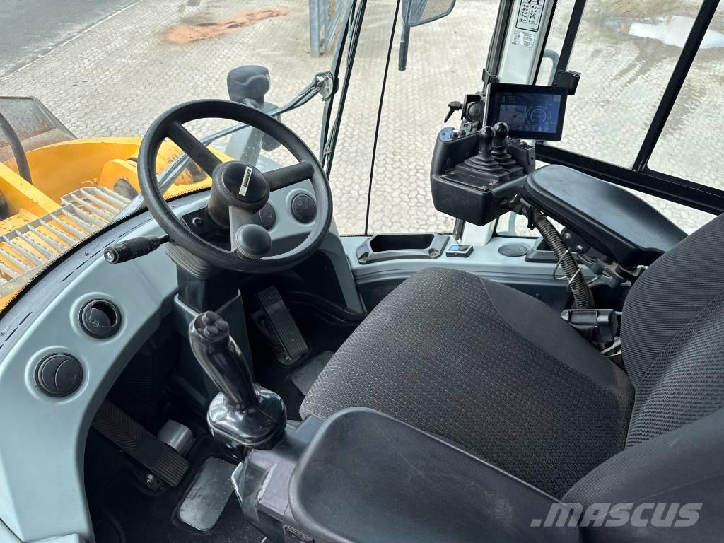 Liebherr L586 Cargadoras sobre ruedas