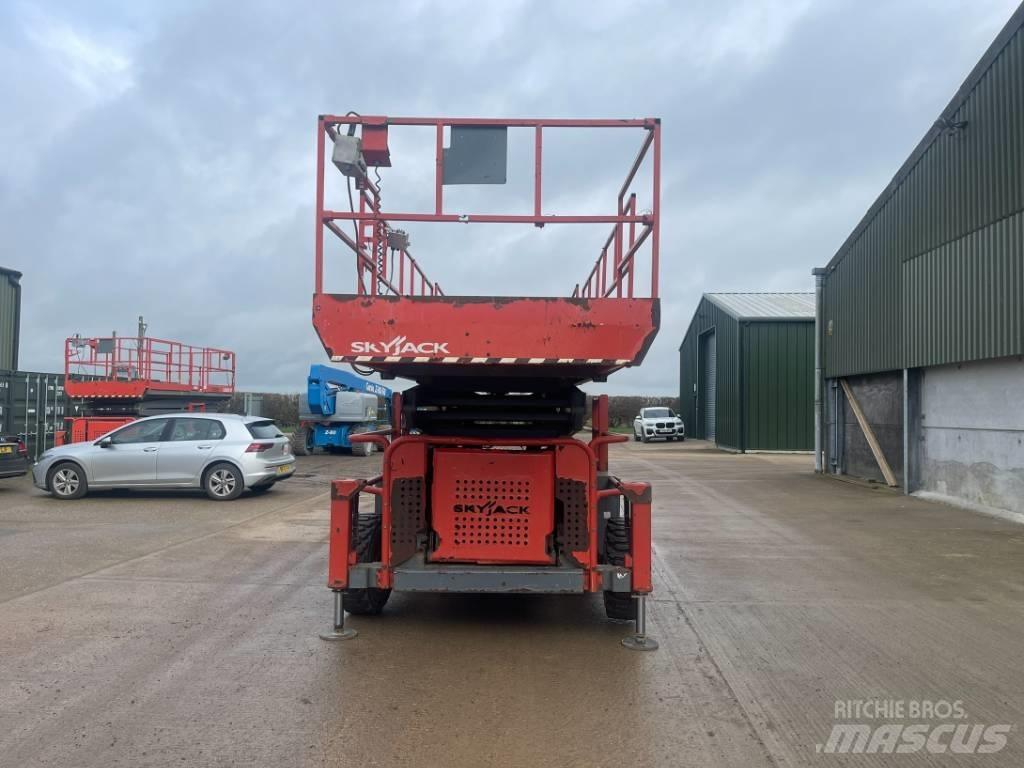 SkyJack SJ 9250 RT Plataformas tijera