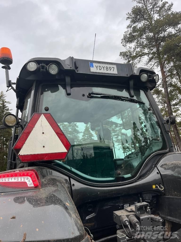 Valtra T 214 D Tractores