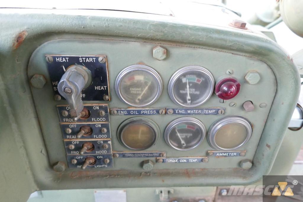 CAT D7F Ex-army Buldozer sobre oruga