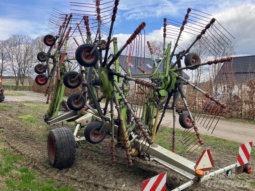 CLAAS Liner 3500 Rastrillos y henificadores