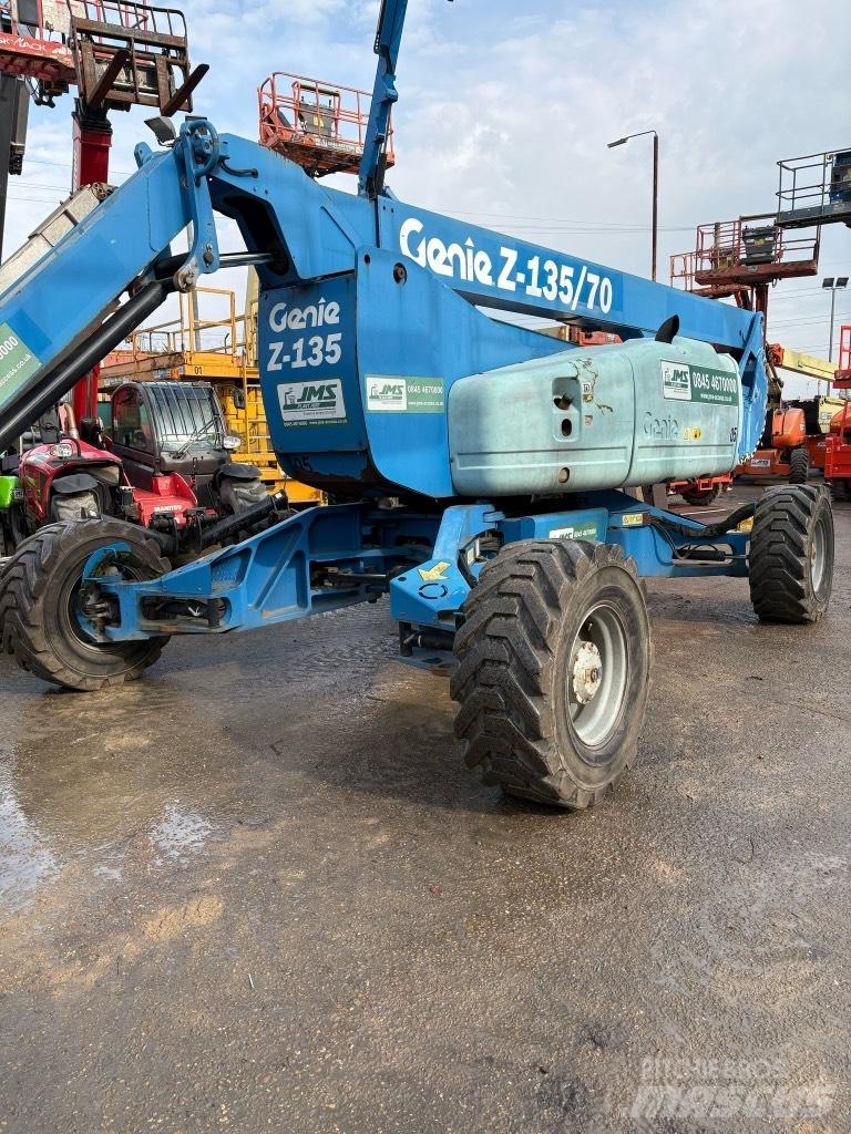 Genie Z 135/70 Plataforma de trabajo articulada