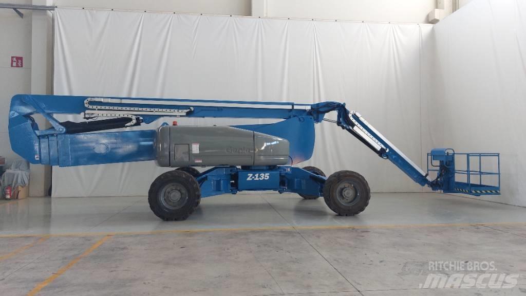 Genie ZX 135/70 Plataforma de trabajo articulada