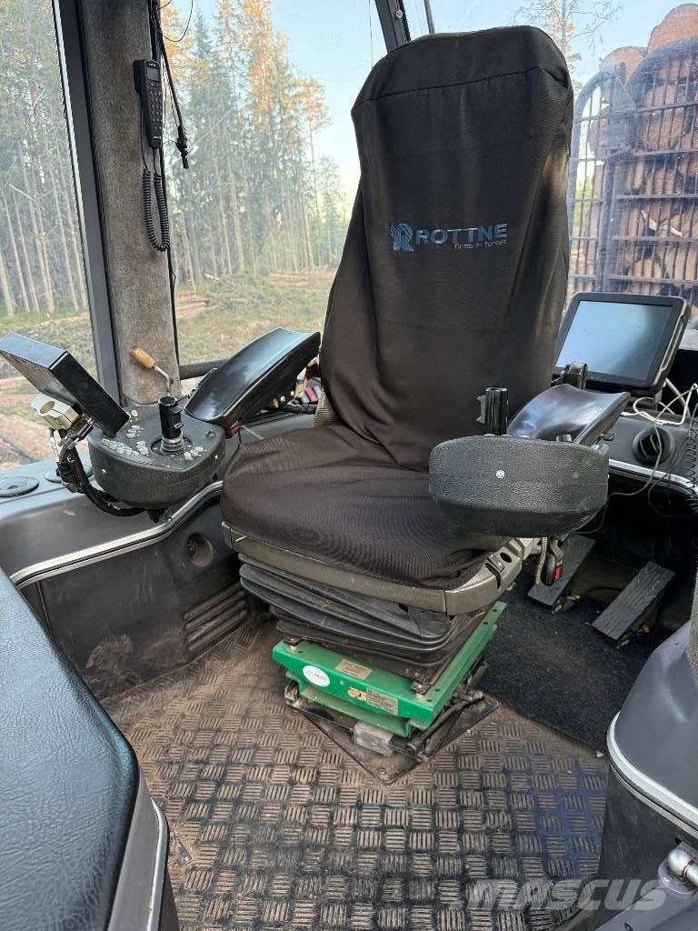 Rottne F13s Autocargadoras